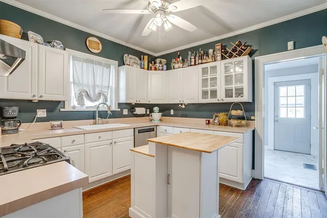 $750,000 | 2222 West Magnolia Avenue, Fort Worth, TX 76110