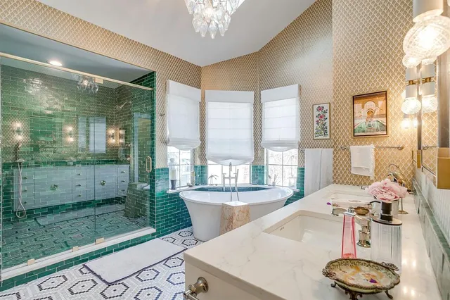 $750,000 | 2222 West Magnolia Avenue, Fort Worth, TX 76110