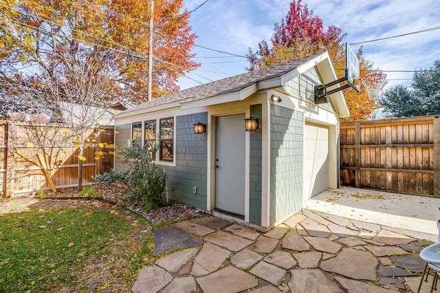 $750,000 | 2222 West Magnolia Avenue, Fort Worth, TX 76110