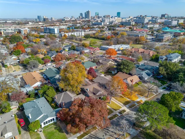 $750,000 | 2222 West Magnolia Avenue, Fort Worth, TX 76110