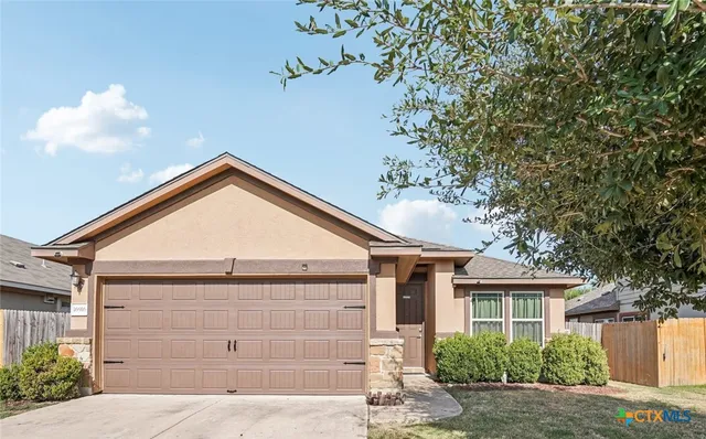 a view of house with a outdoor space