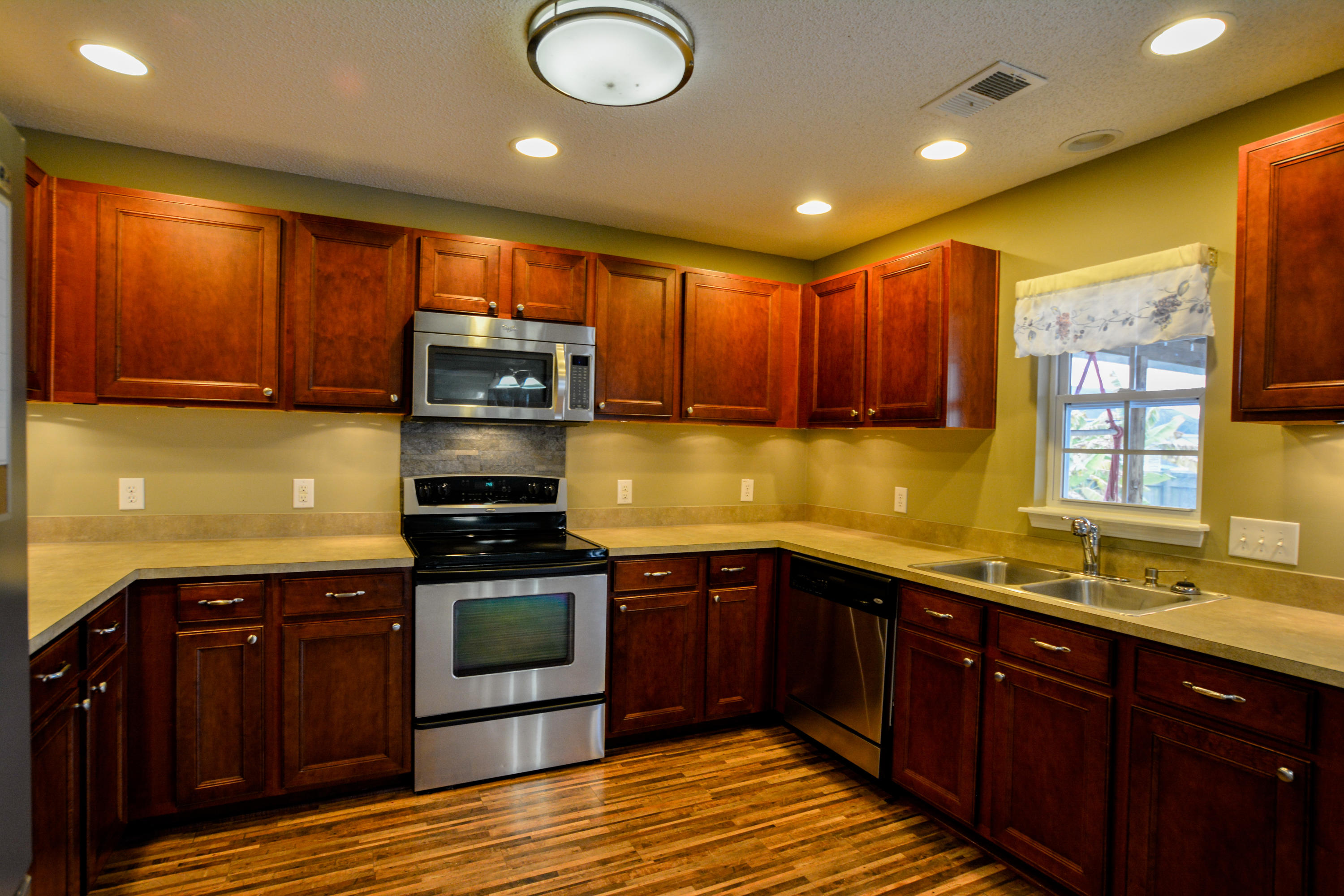 100 Rundle Lane Summerville, SC 29483 - Photo 12 of 65 100 Rundle Ln-22