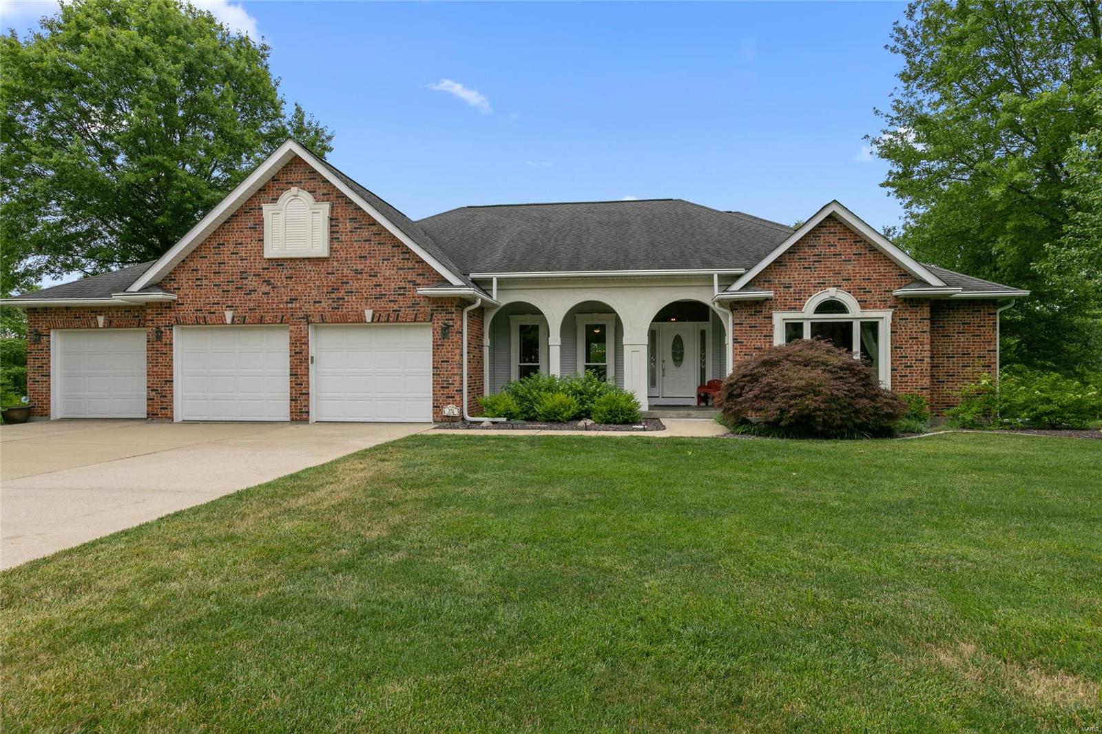 374 Northridge Road Columbia, IL 62236 - Photo 1 of 55 Gallery Image 1