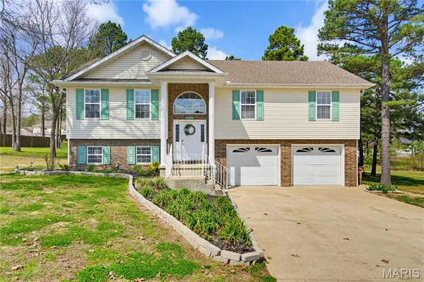 $245,000 | 233 Anna Drive, Poplar Bluff, MO 63901