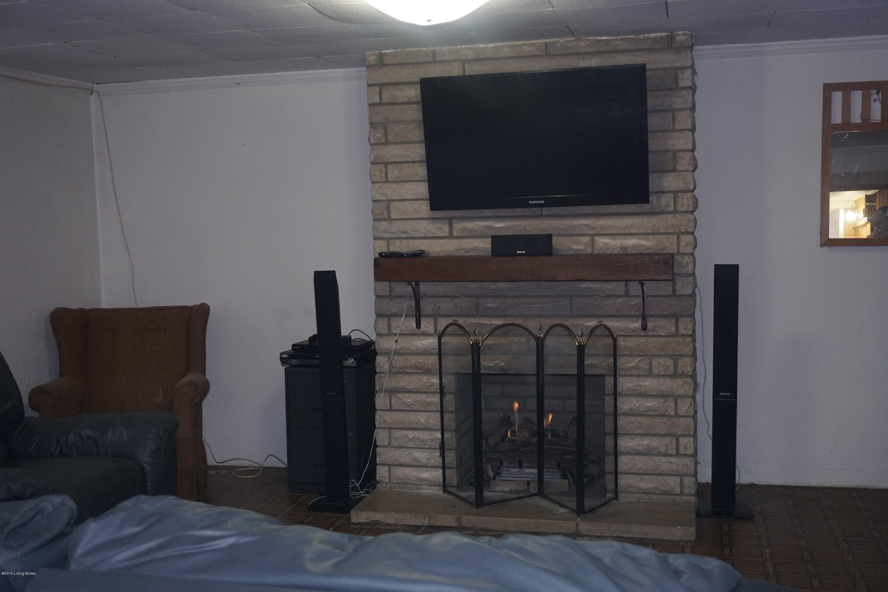 5211 Layne Road Louisville, KY 40219 - Photo 22 of 36 Basement Den