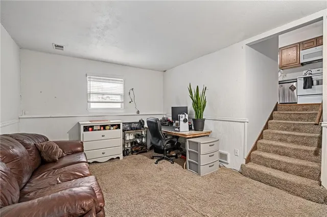 $215,000 | 9402 West 48th Terrace, Shawnee, KS 66203