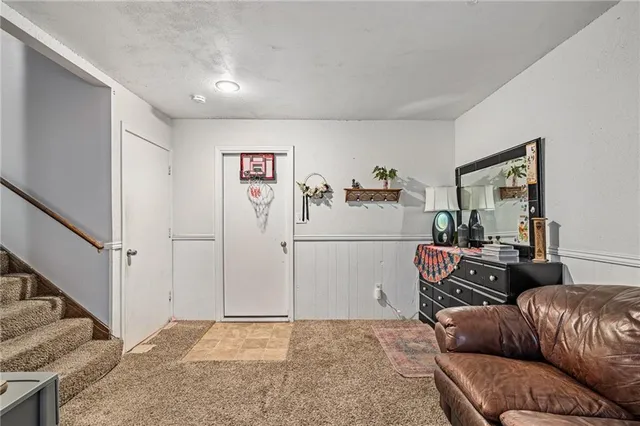 $215,000 | 9402 West 48th Terrace, Shawnee, KS 66203