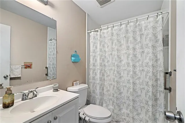 $215,000 | 9402 West 48th Terrace, Shawnee, KS 66203