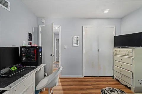 $215,000 | 9402 West 48th Terrace, Shawnee, KS 66203