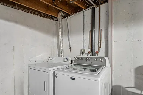 $215,000 | 9402 West 48th Terrace, Shawnee, KS 66203