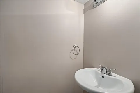 $215,000 | 9402 West 48th Terrace, Shawnee, KS 66203