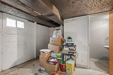 $215,000 | 9402 West 48th Terrace, Shawnee, KS 66203