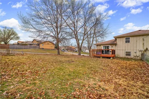 $215,000 | 9402 West 48th Terrace, Shawnee, KS 66203