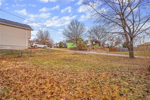 $215,000 | 9402 West 48th Terrace, Shawnee, KS 66203