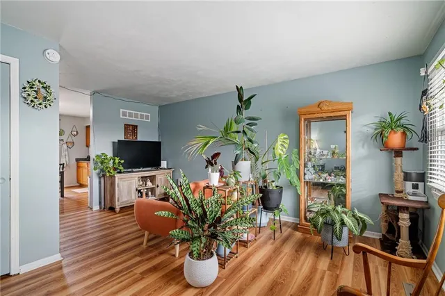 $215,000 | 9402 West 48th Terrace, Shawnee, KS 66203