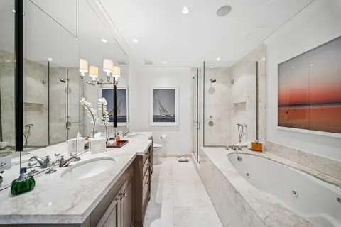 $1,810,000 | 270 East Pearson Street, Unit 101, Chicago, IL 60611