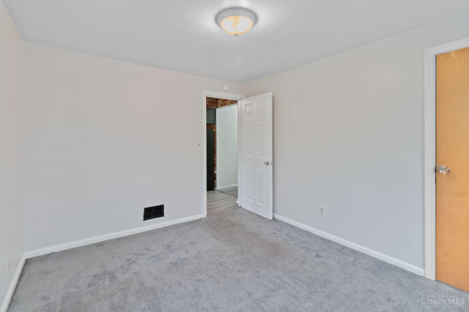 2503 Rack Court Cincinnati, OH 45239 - Photo 6 of 19