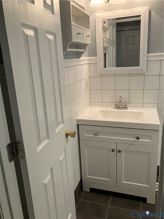1375 Gills Road Powhatan, VA 23139 - Photo 7 of 10 Updated bathroom.
