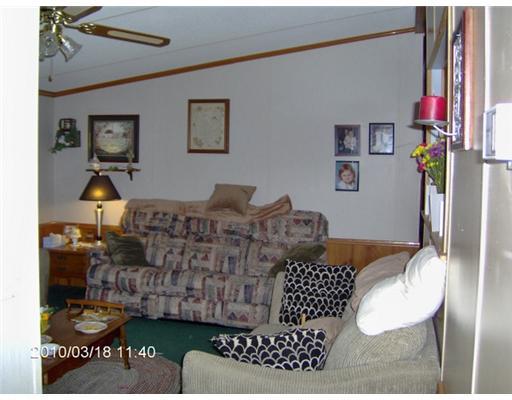 1226 Beaver Creek Road Farmington, PA 15437 - Photo 3 of 13 Living Room.