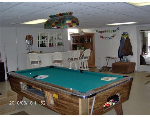 1226 Beaver Creek Road Farmington, PA 15437 - Photo 5 of 13 Den/Family/Great Room.