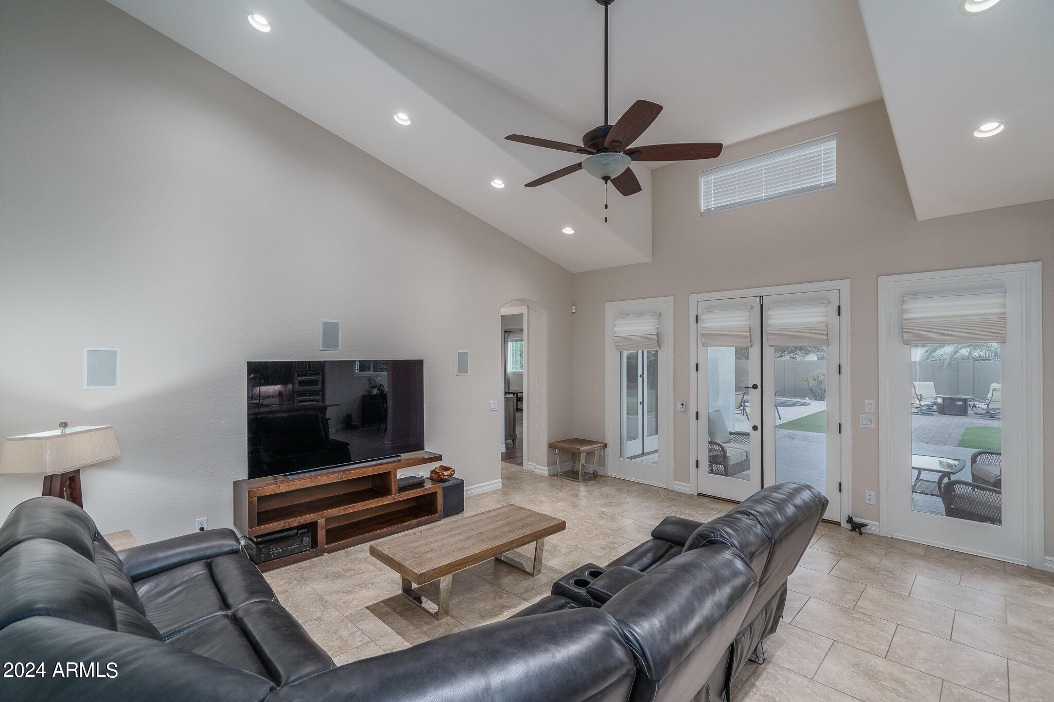 2812 East Harwell Road Phoenix, AZ 85042 - Photo 10 of 65 10) GREAT ROOM