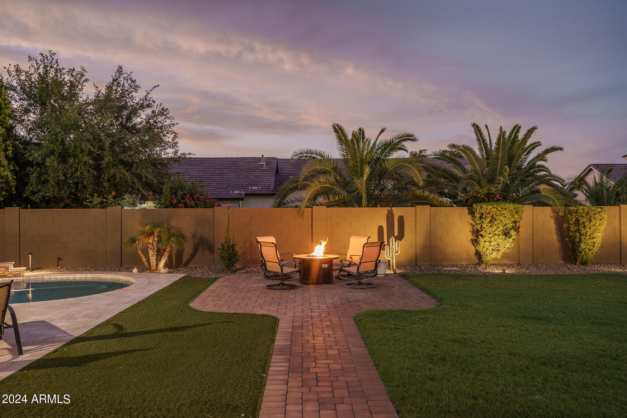 2812 East Harwell Road Phoenix, AZ 85042 - Photo 20 of 65 20) BACKYARD