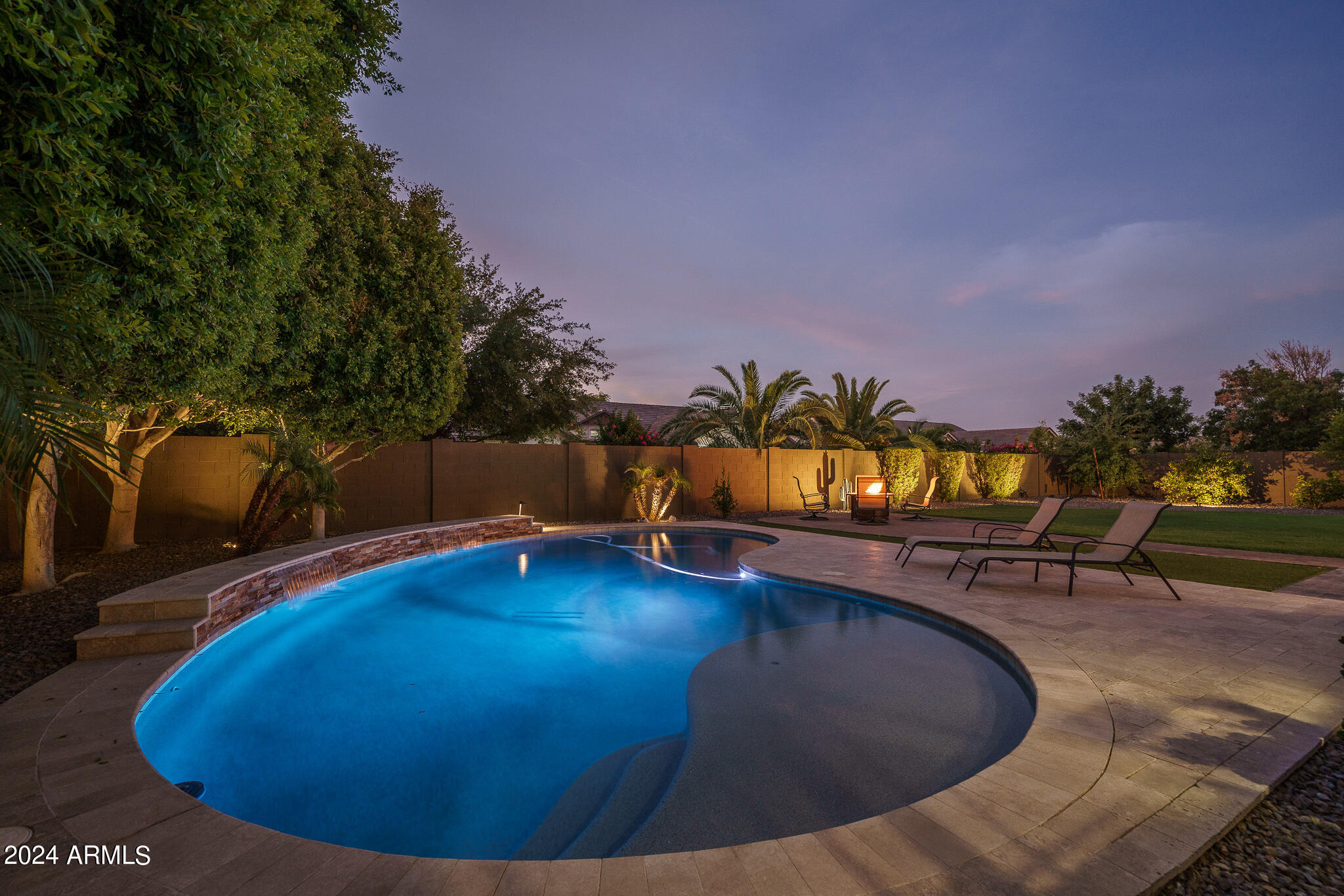 2812 East Harwell Road Phoenix, AZ 85042 - Photo 27 of 65 27) POOL