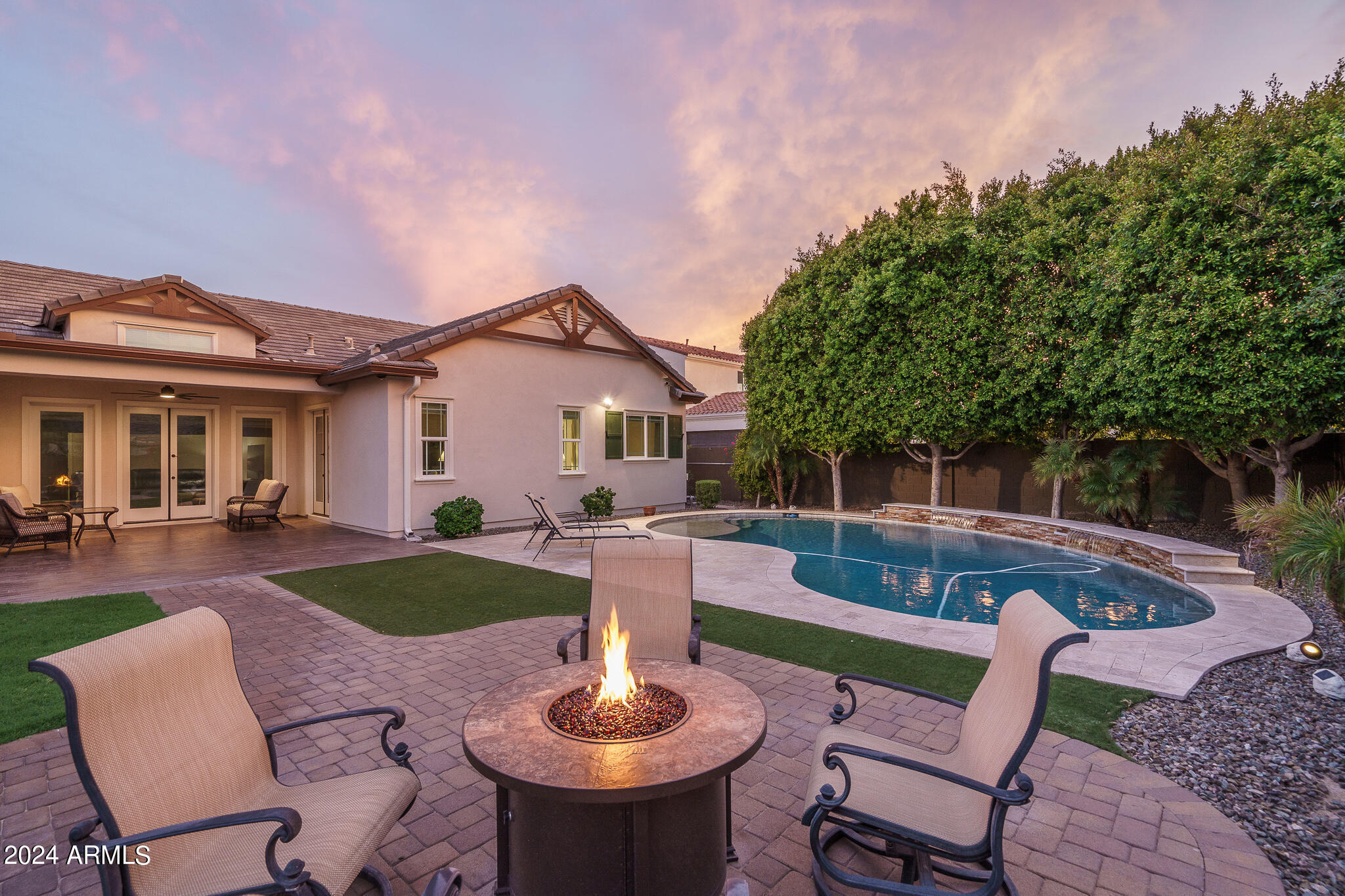 2812 East Harwell Road Phoenix, AZ 85042 - Photo 29 of 65 29) BACKYARD