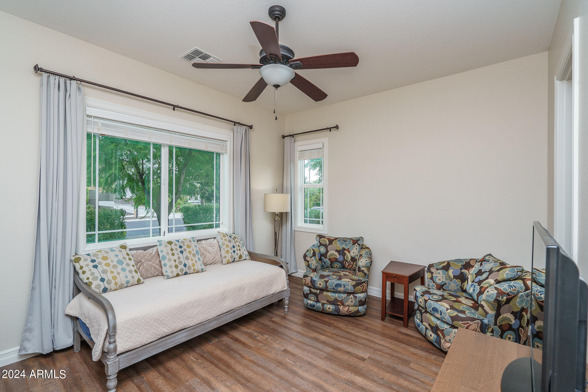 2812 East Harwell Road Phoenix, AZ 85042 - Photo 44 of 65 45) BED 3