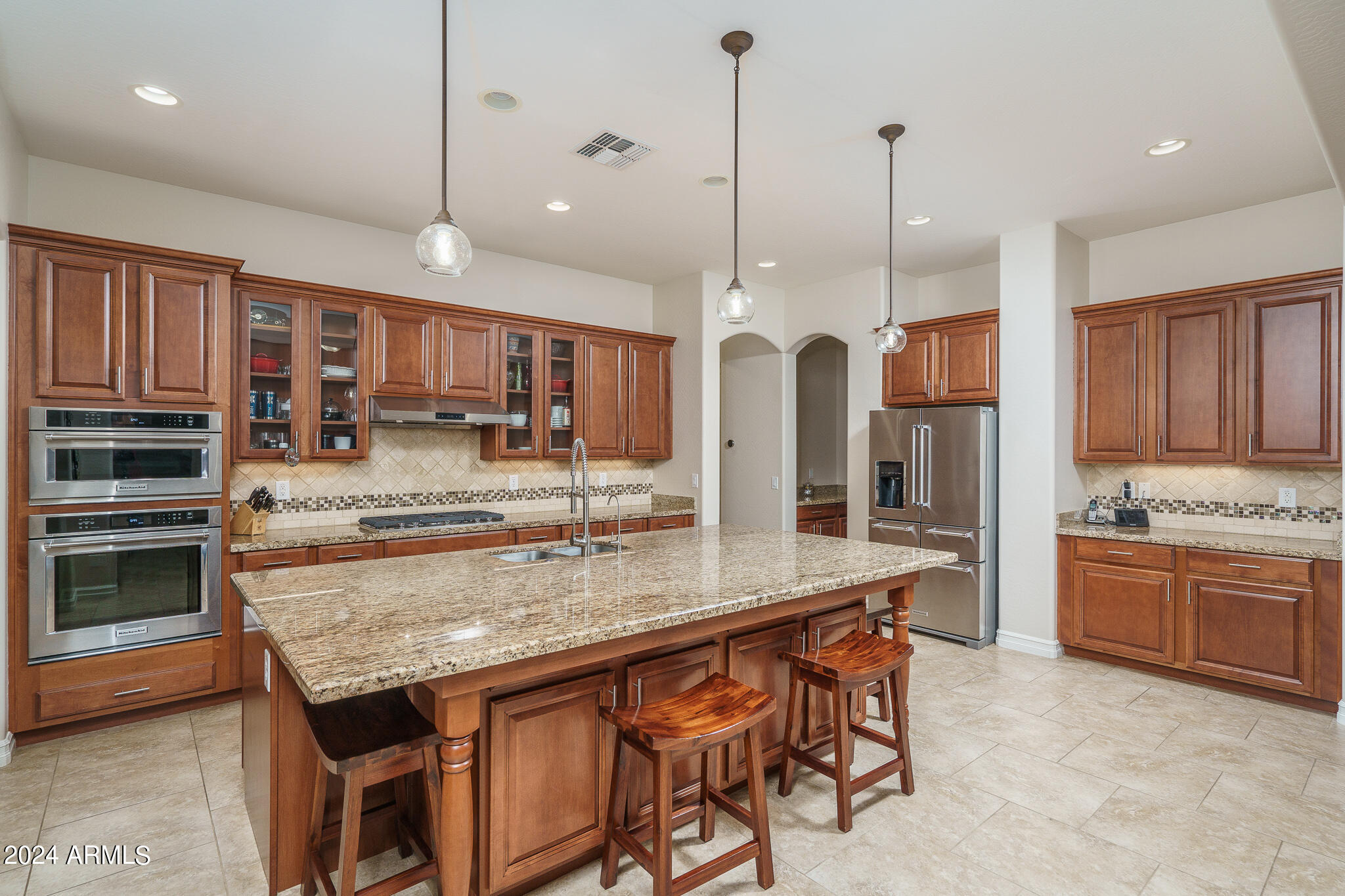 2812 East Harwell Road Phoenix, AZ 85042 - Photo 6 of 65 6) KITCHEN