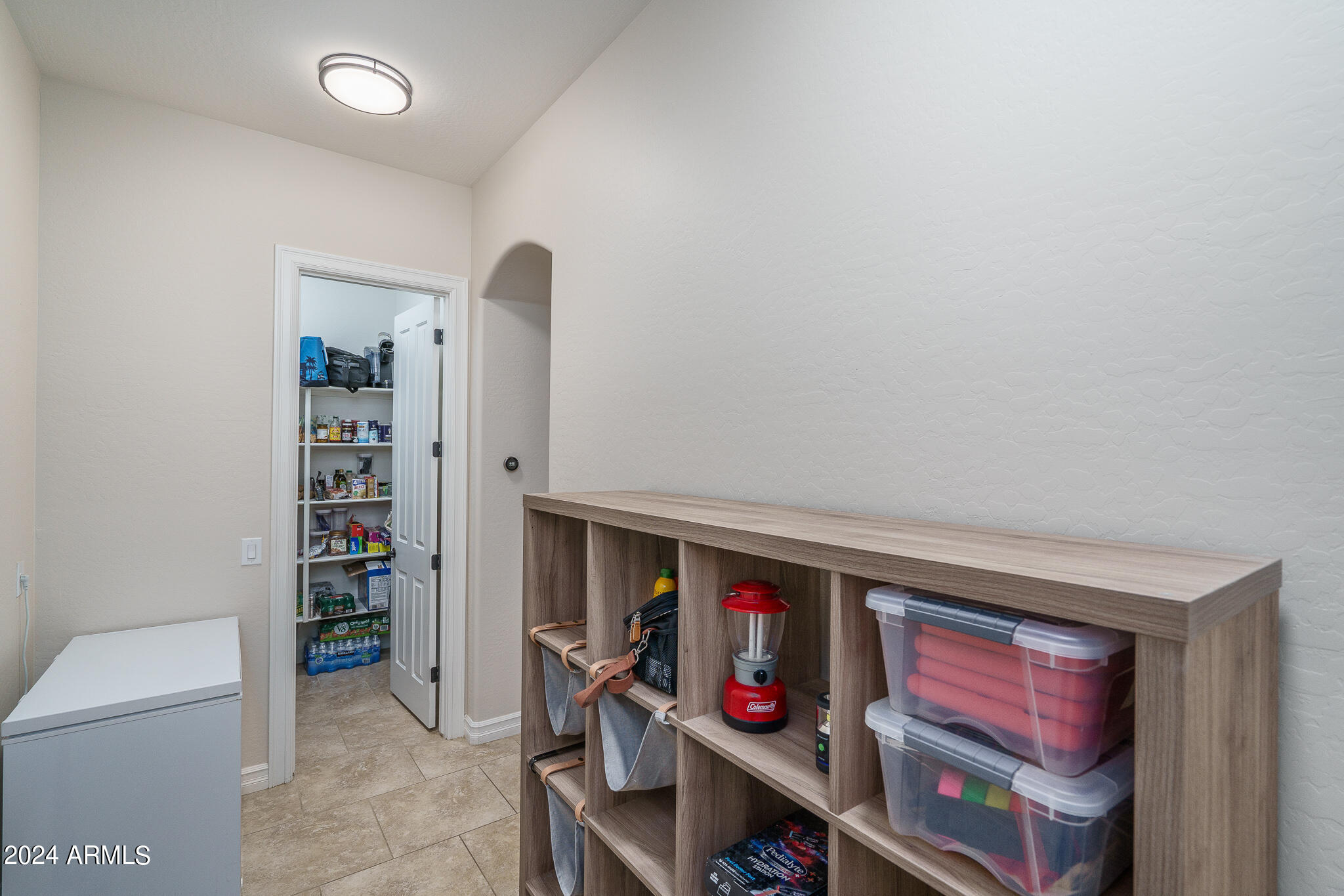 2812 East Harwell Road Phoenix, AZ 85042 - Photo 8 of 65 8) TO PANTRY