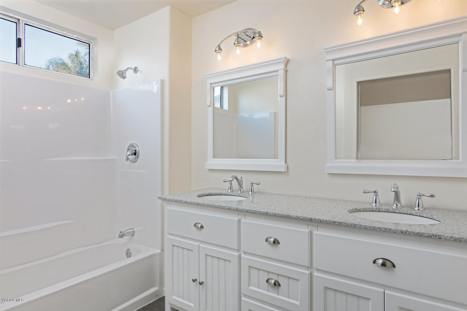 707 Transom Way Oxnard, CA 93035 - Photo 18 of 21 707 Transom Way-MLS_Size-014-5-Master Ba