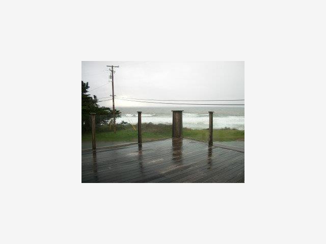 873 Ocean Boulevard Moss Beach, CA 94038 - Photo 7 of 9 a bathroom with a shower