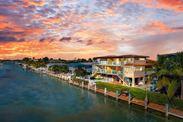 $1,499,900 | 541 8th Street, Key Colony Beach, FL 33051