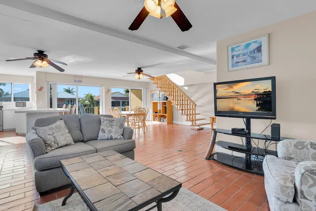 $1,499,900 | 541 8th Street, Key Colony Beach, FL 33051