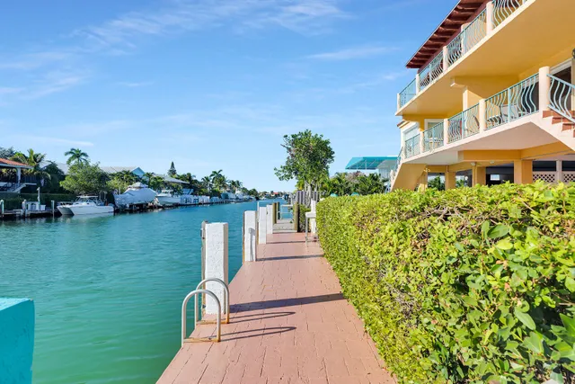 $1,499,900 | 541 8th Street, Key Colony Beach, FL 33051
