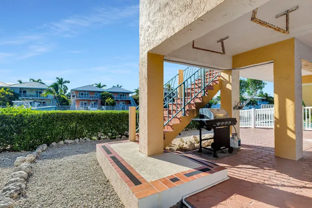 $1,499,900 | 541 8th Street, Key Colony Beach, FL 33051