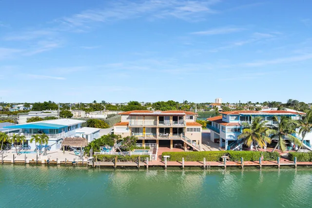 $1,499,900 | 541 8th Street, Key Colony Beach, FL 33051