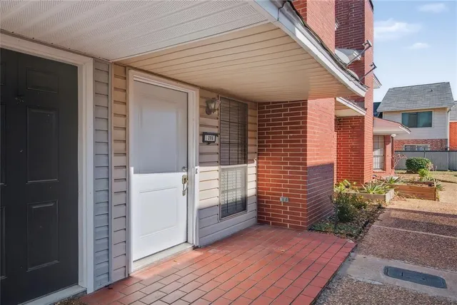 $168,000 | 3634 Greenacres Place Drive, Unit 206, Bossier City, LA 71111