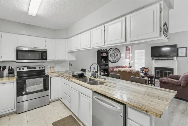 $168,000 | 3634 Greenacres Place Drive, Unit 206, Bossier City, LA 71111