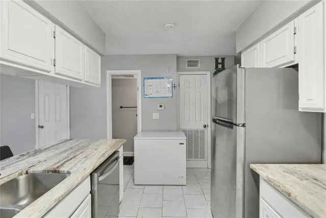 $168,000 | 3634 Greenacres Place Drive, Unit 206, Bossier City, LA 71111