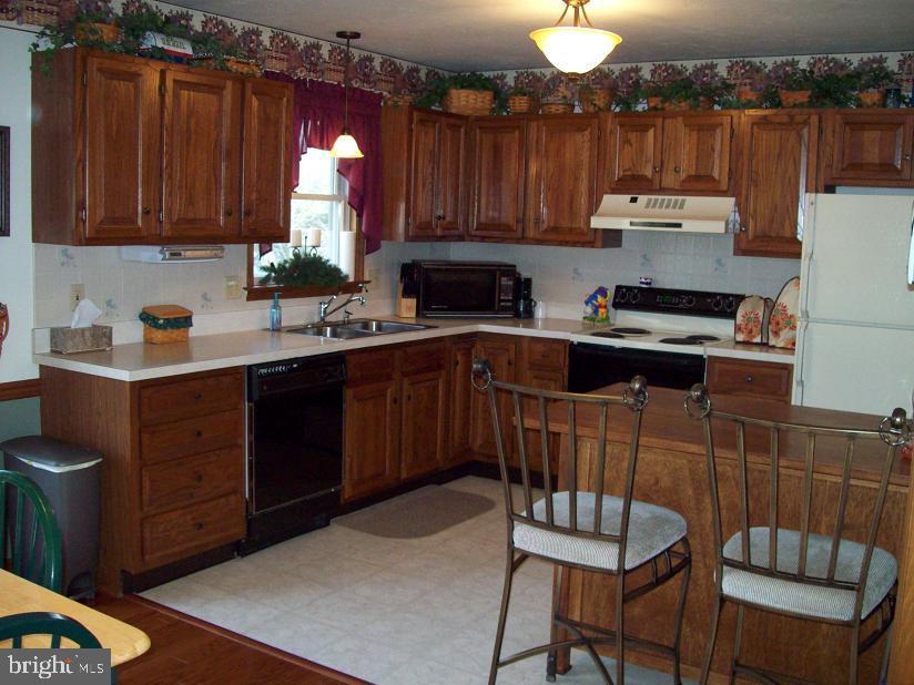 910 Hannah Drive Lititz, PA 17543 - Photo 5 of 24 Gallery Image 5