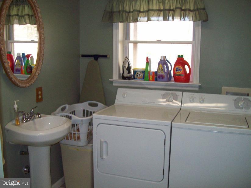 910 Hannah Drive Lititz, PA 17543 - Photo 8 of 24 Gallery Image 8