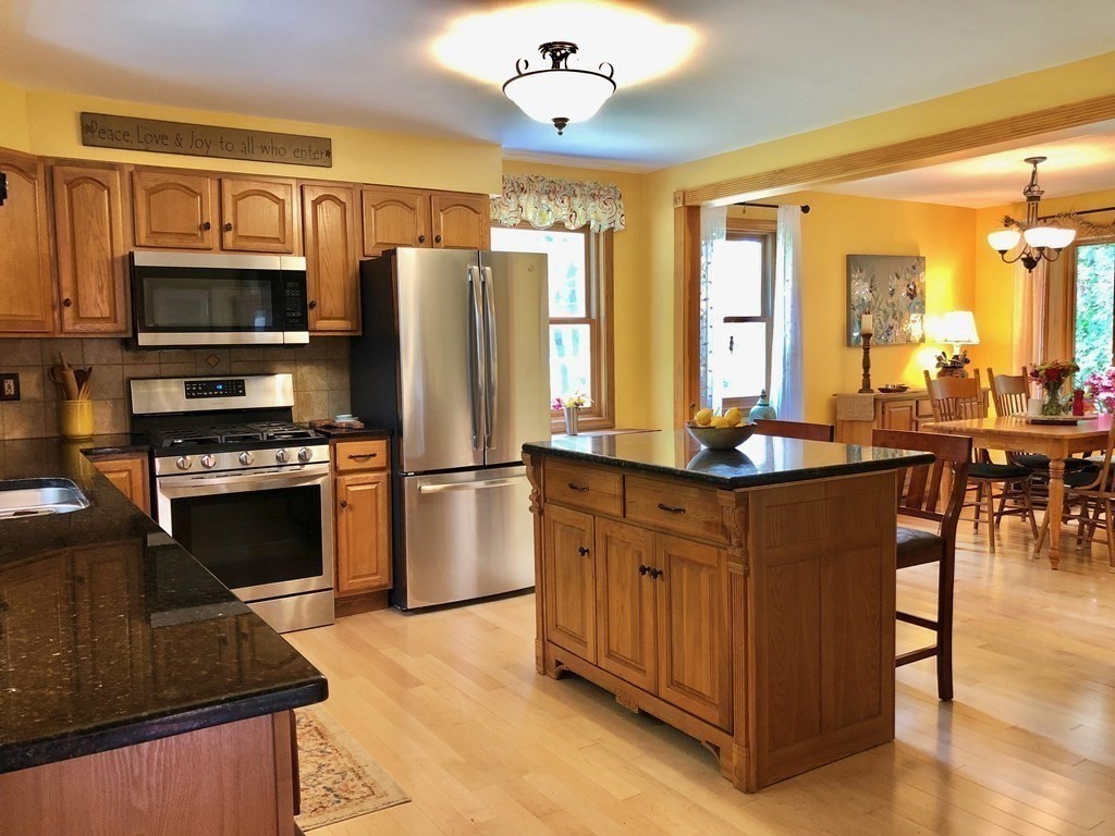 205 Pomeroy Meadow Road Southampton, MA 01073 - Photo 4 of 42 Gallery Image 4