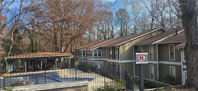 $1,800 | 5151 Roswell Road, Unit 8, Sandy Springs, GA 30342