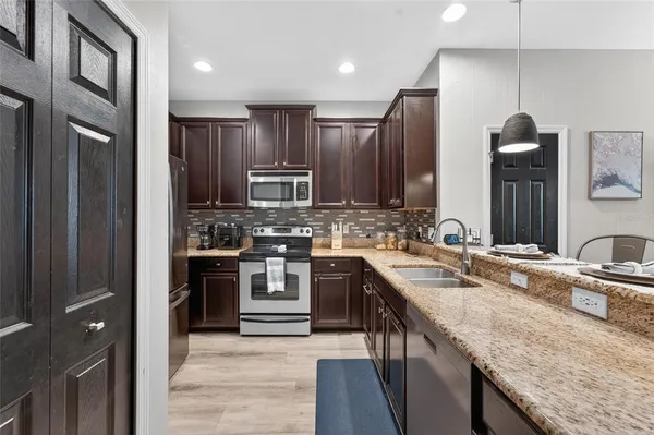 $384,900 | 14236 Oasis Cove Boulevard, Windermere, FL 34786