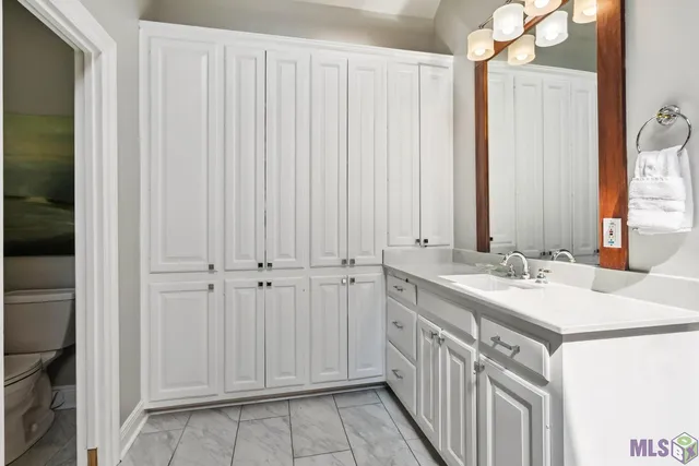 $599,999 | 3339 Tezcucco Drive, Baton Rouge, LA 70820