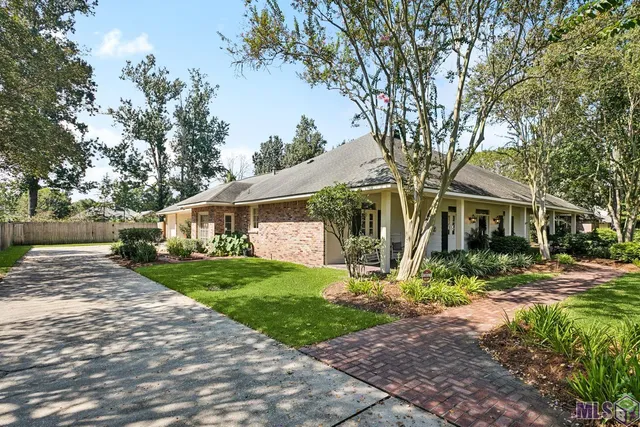 $599,999 | 3339 Tezcucco Drive, Baton Rouge, LA 70820