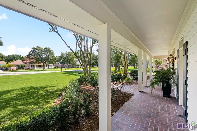 $599,999 | 3339 Tezcucco Drive, Baton Rouge, LA 70820