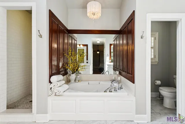 $599,999 | 3339 Tezcucco Drive, Baton Rouge, LA 70820